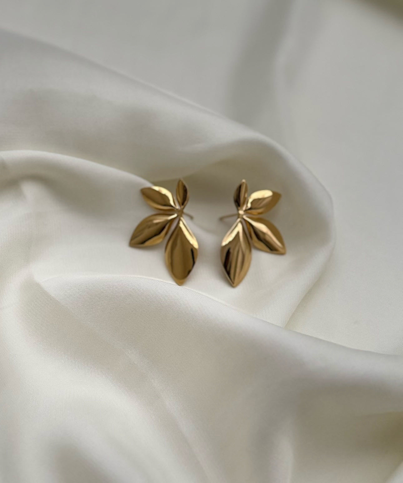 Boucle d’oreille - Feuille d’or 01